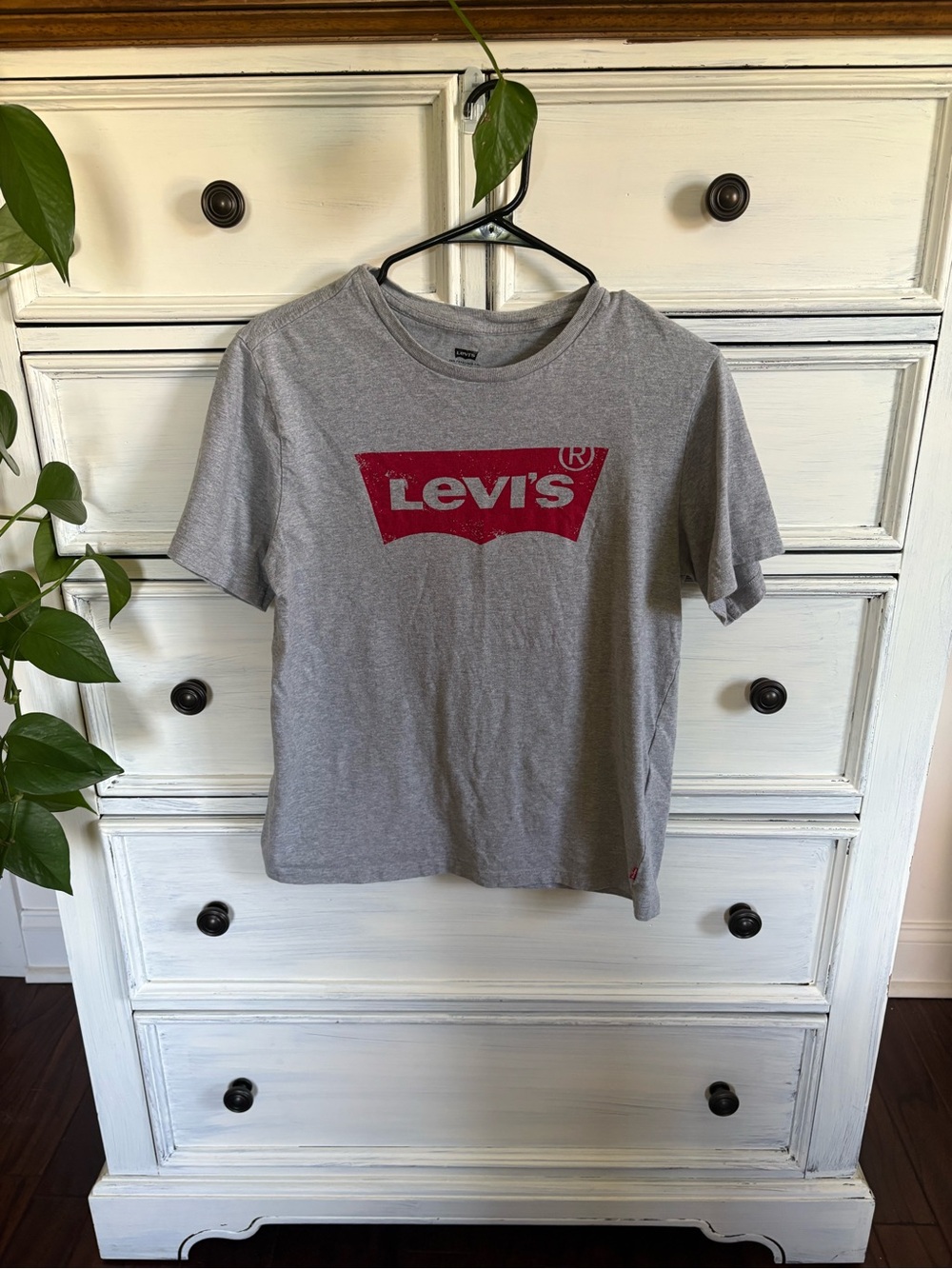 Levi's Gray Short Sleeve Tee with Red Logo